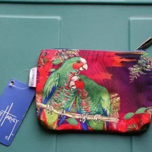 Guy Harvey Make Up Bag New W Tags Parrot Design Retail 10. Sale 7